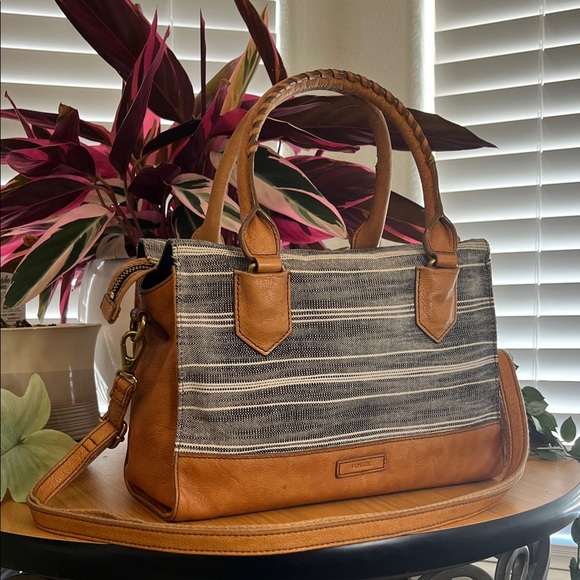 Fossil Handbags - Fossil Tan and Gray Crossbody Bag EUC